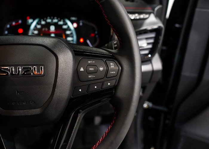 Used 1
                    ISUZU
                     for Sale Image