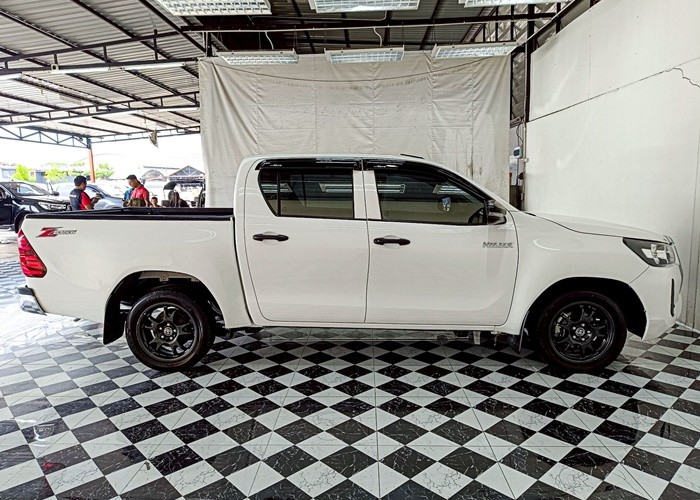 Used 11
                    TOYOTA
                     for Sale Image